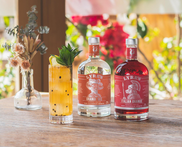 Lyre’s Summer Spritz